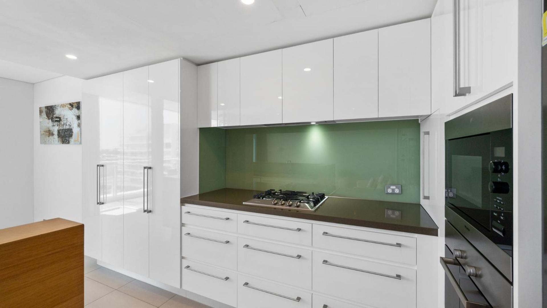 Bayview 701 Apartment *